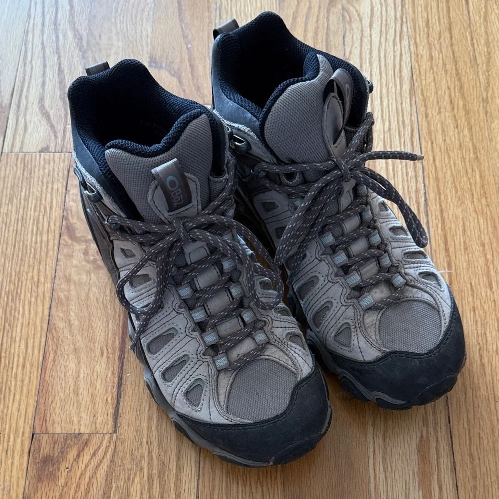 Oboz s8 Sawtooth II Hiking Trail Boot Brown Leather Mid Waterproof great cond